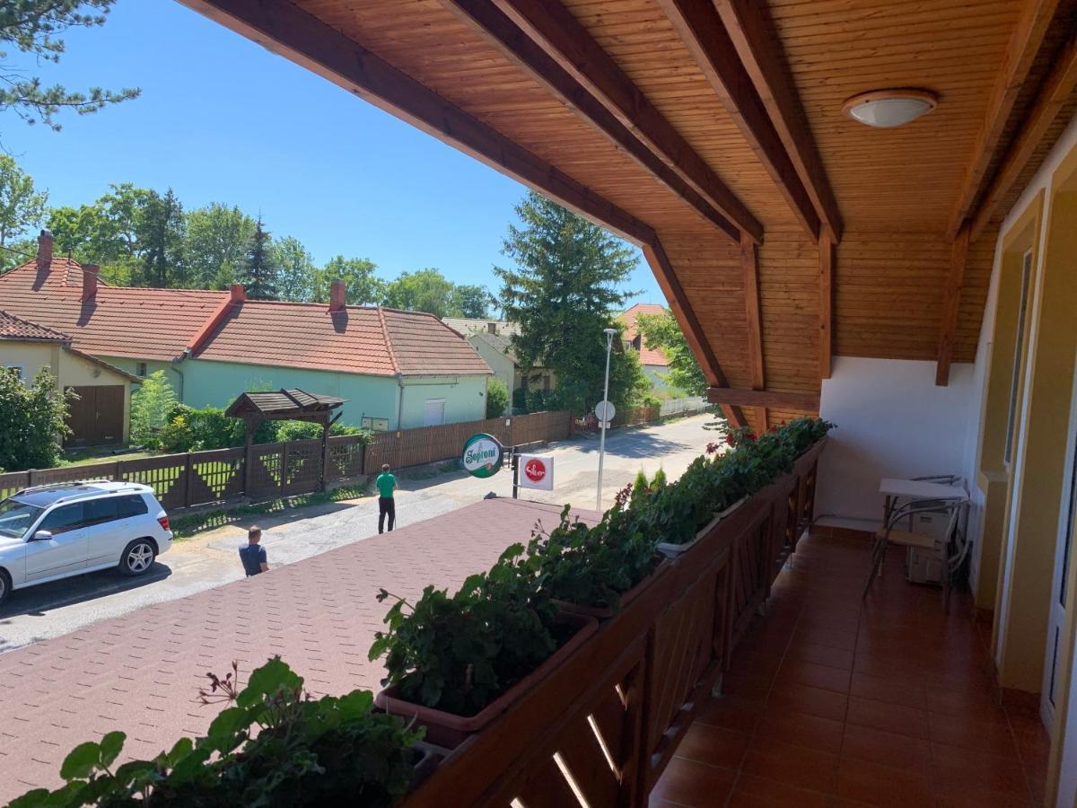 Bed and Breakfast Hableany Etterem, Pizzeria Es Vendeghaz Balatonmáriafürdő Esterno foto